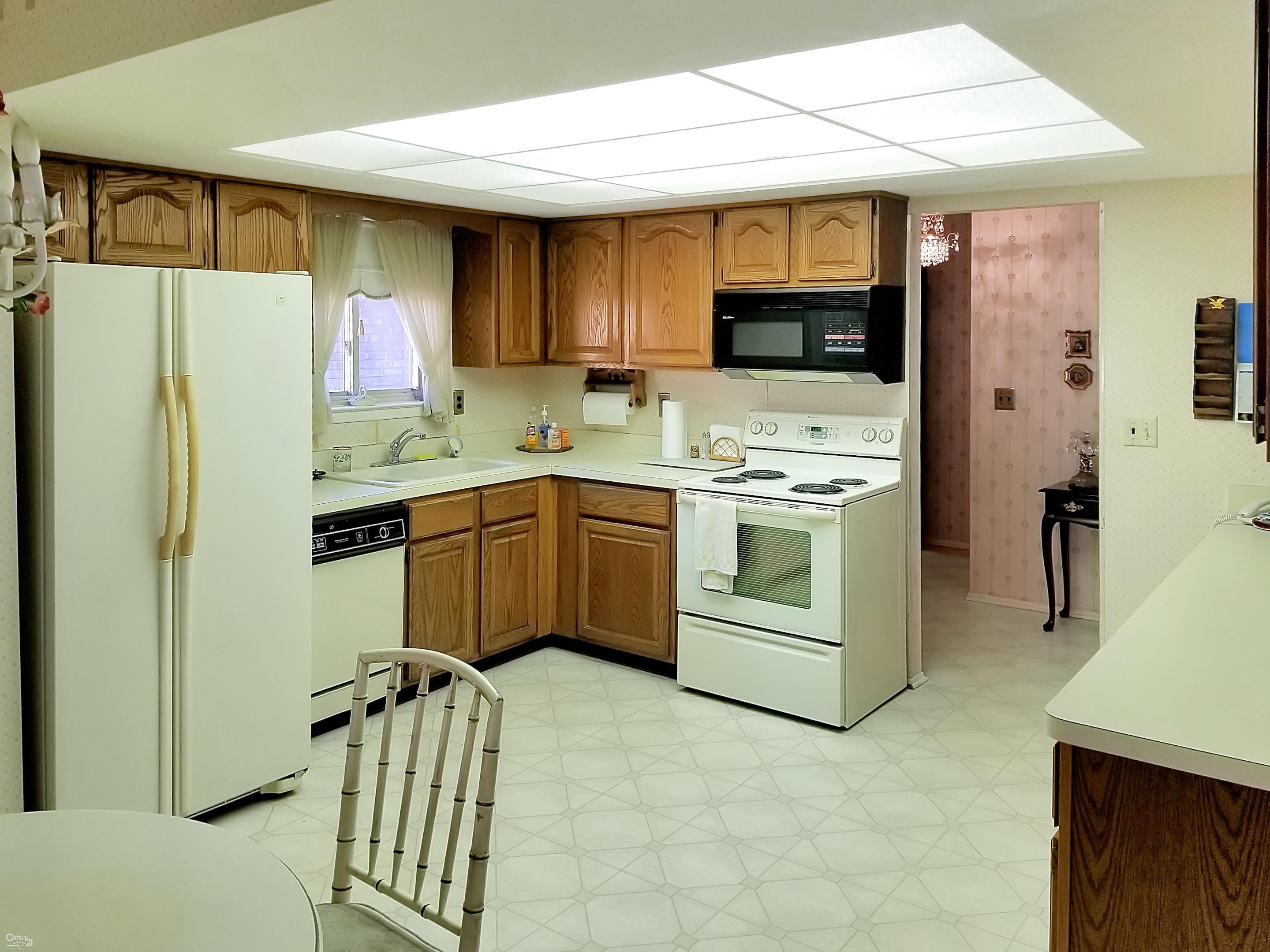 11338 Common Road Warren, MI 48093 - Photo 5 of 17 Gallery Image 5