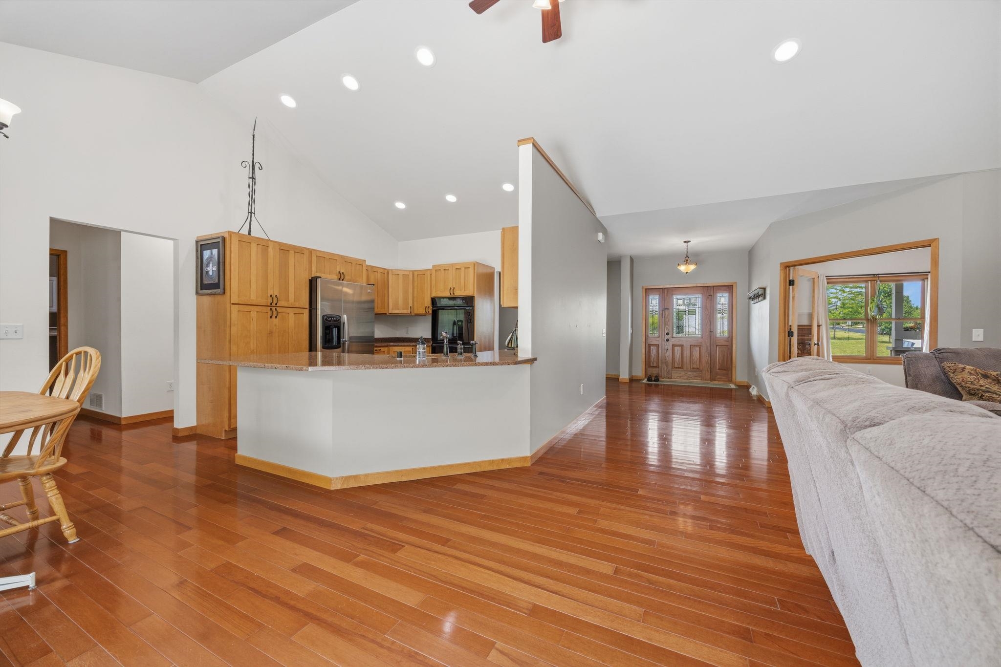 401 Highland Road Cambridge, WI 53523 - Photo 8 of 90