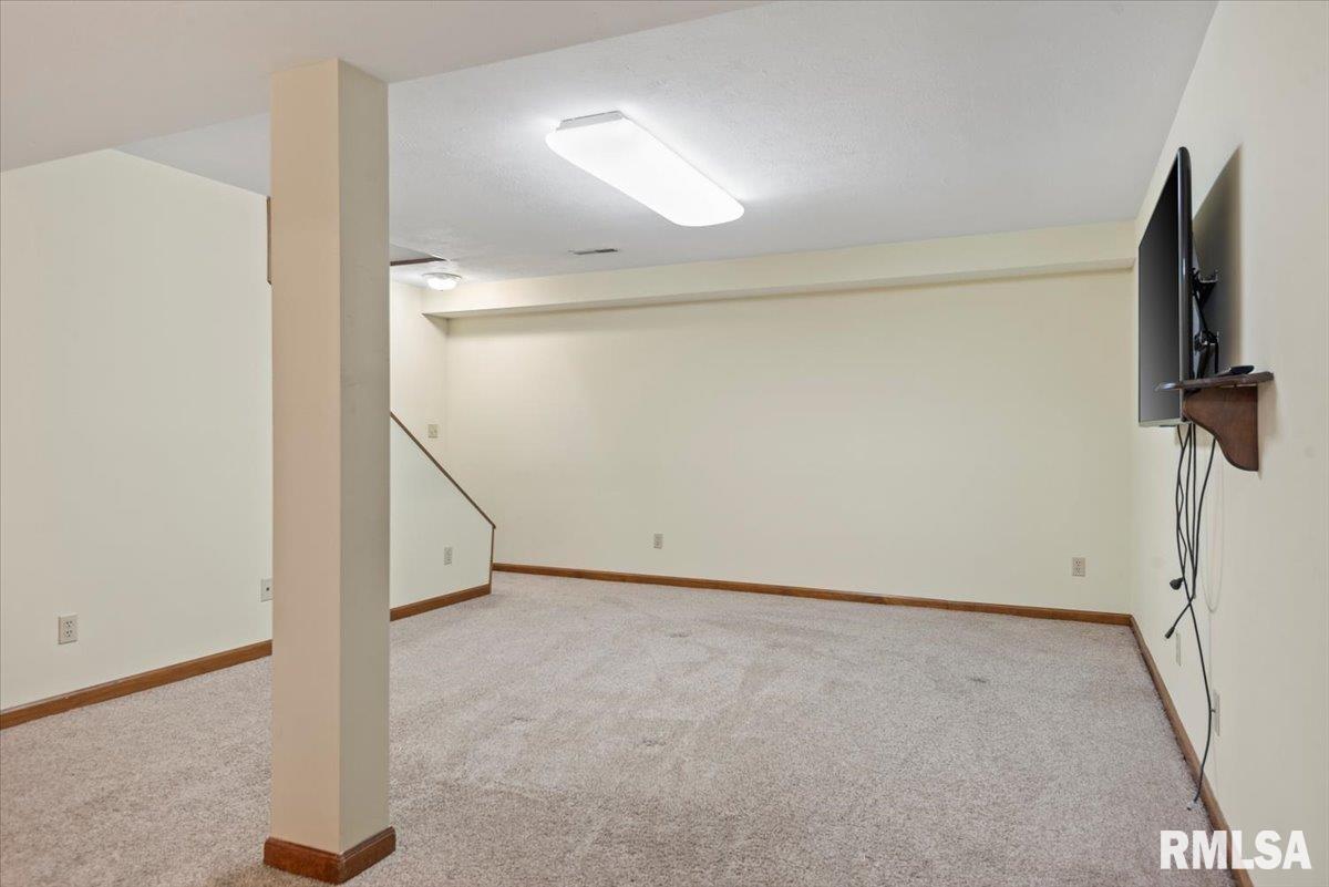 1812 Post Oak Court Springfield, IL 62704 - Photo 35 of 53