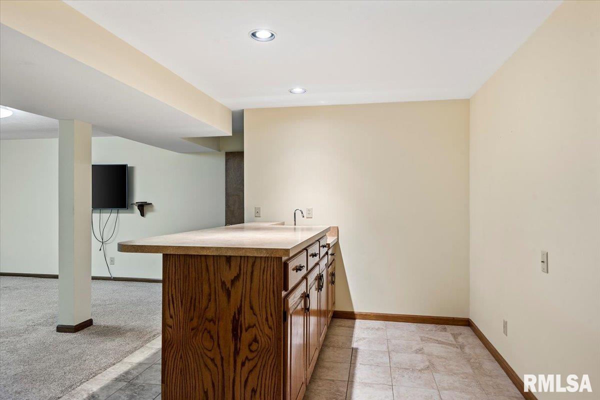 1812 Post Oak Court Springfield, IL 62704 - Photo 37 of 53