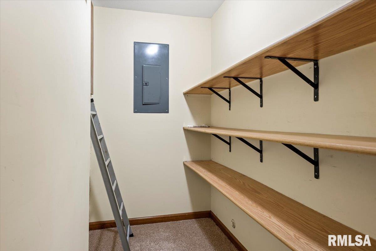 1812 Post Oak Court Springfield, IL 62704 - Photo 39 of 53