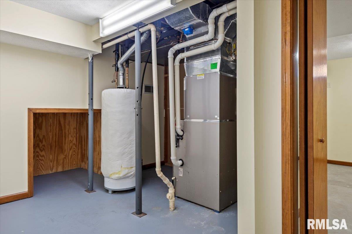 1812 Post Oak Court Springfield, IL 62704 - Photo 44 of 53