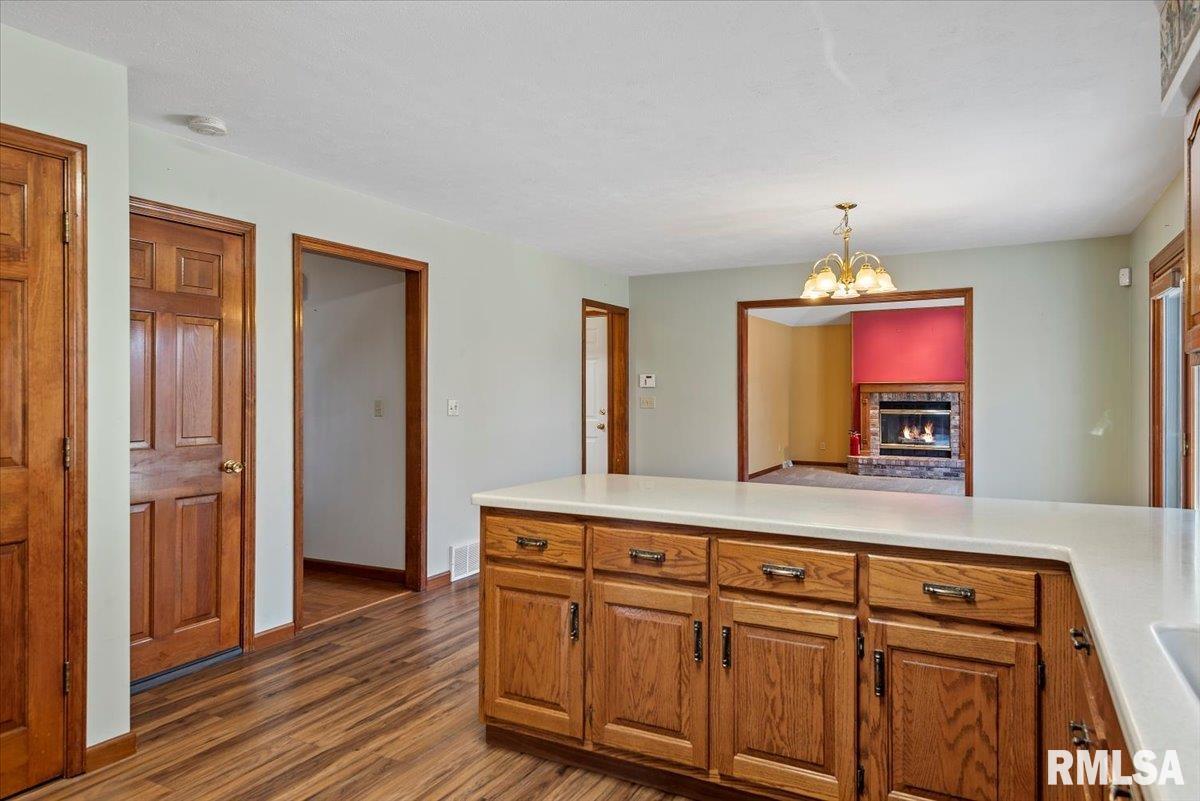 1812 Post Oak Court Springfield, IL 62704 - Photo 7 of 53