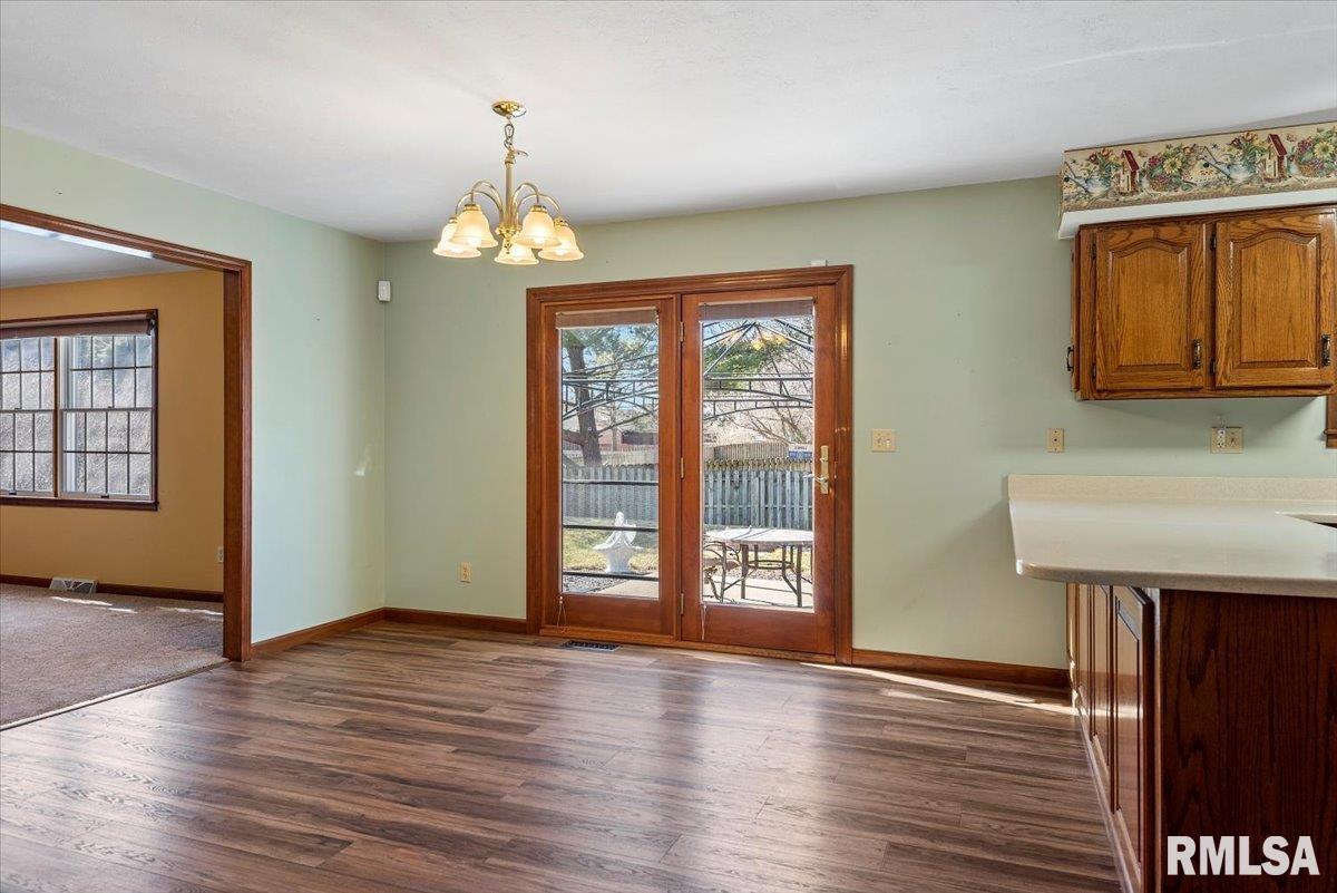 1812 Post Oak Court Springfield, IL 62704 - Photo 9 of 53