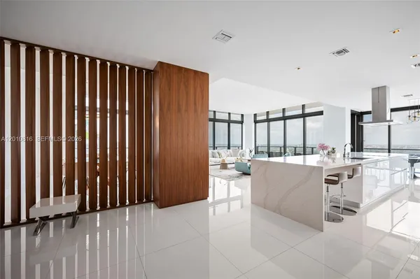$7,100,000 | 88 Southwest 7th Street, Unit PH4301, Miami, FL 33130