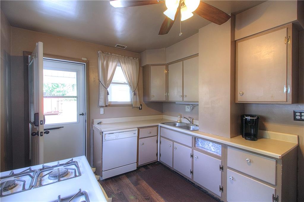 1426 Darlington Road Beaver Falls, PA 15010 - Photo 8 of 25 Kitchen appliances included!