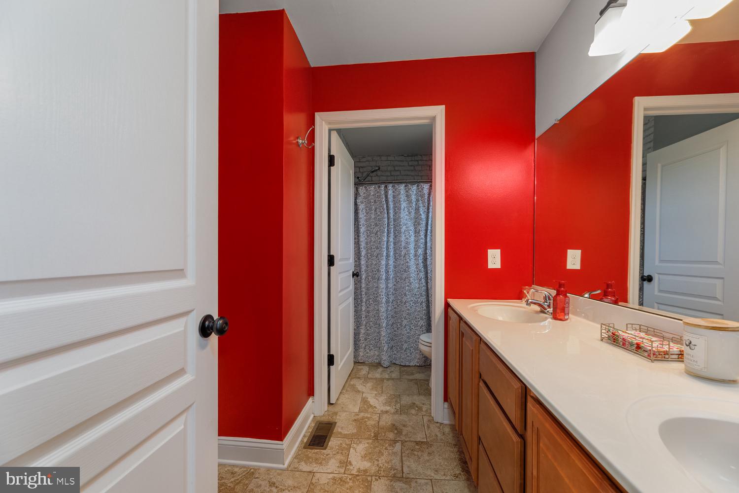 1672 Weymouth Road Vineland, NJ 08360 - Photo 32 of 45 Primary Bathroom