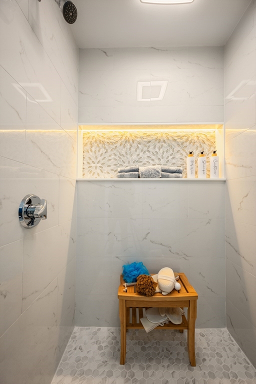 11 Lawndale Road Tyngsborough, MA 01879 - Photo 18 of 40