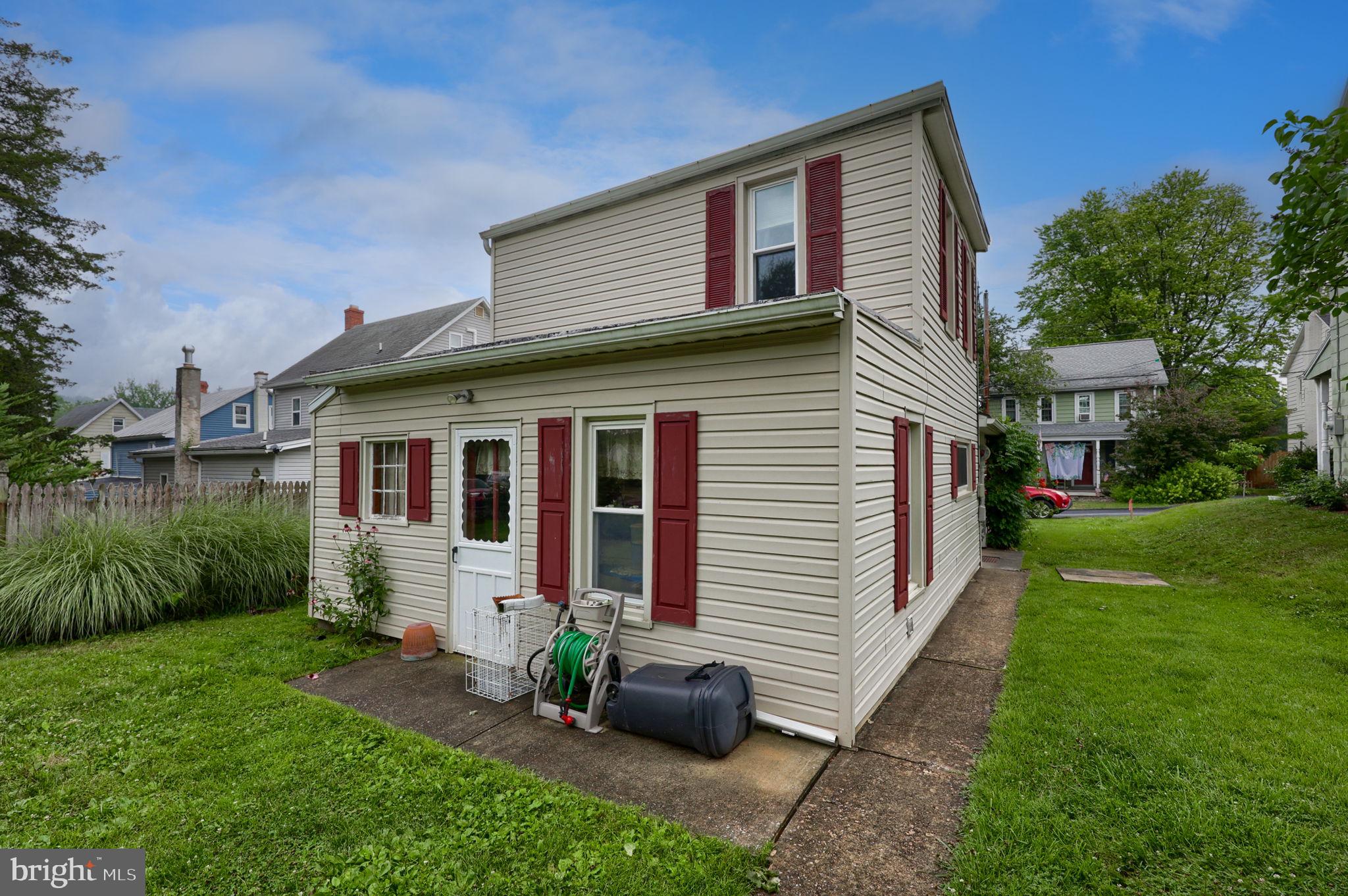 945 Maple Street Lititz, PA 17543 - Photo 28 of 28 Rear