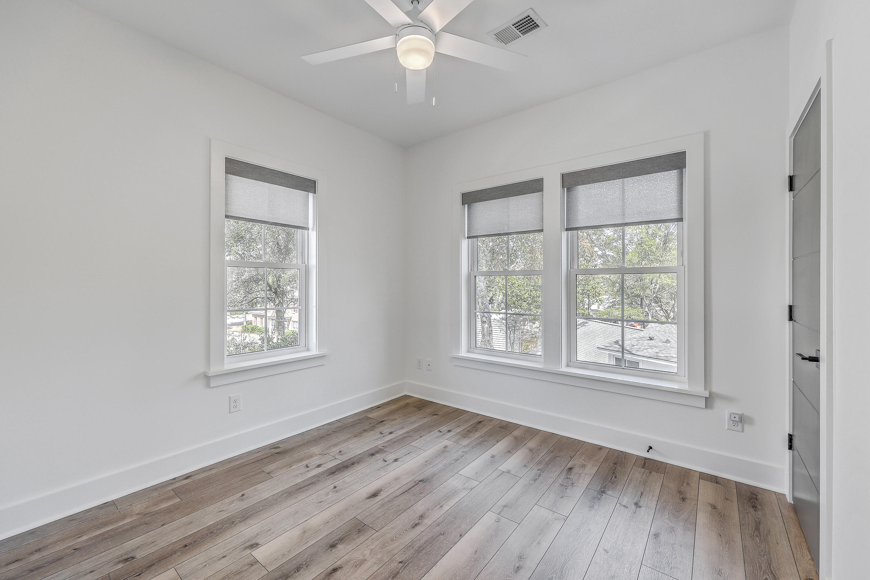 1216 Gatch Court Mount Pleasant, SC 29464 - Photo 27 of 37 ZYN_6883_4_5_6_7_8_9