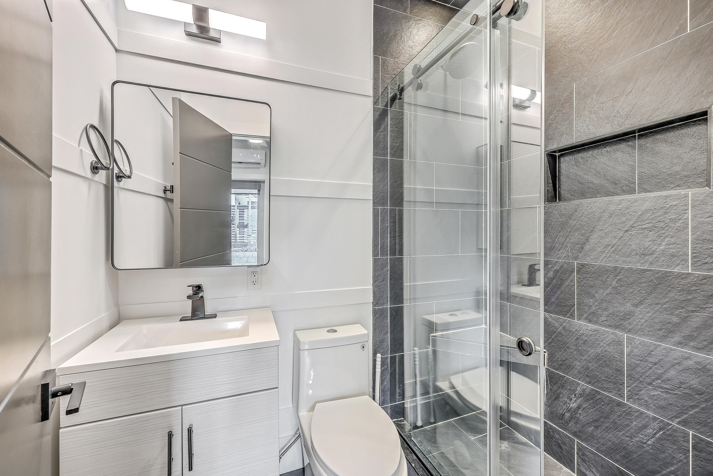 1216 Gatch Court Mount Pleasant, SC 29464 - Photo 33 of 37 ZYN_6925_26_27_28_29_30_31