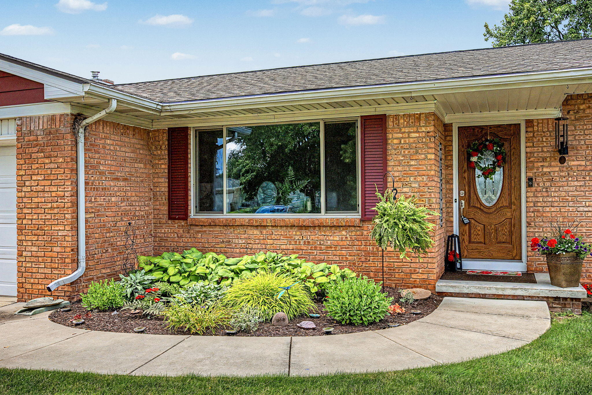 513 Stone Ridge Drive Lansing, MI 48917 - Photo 3 of 45 Front