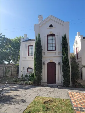 $1,350 | 1407 Broadway Avenue J, Galveston, TX 77550