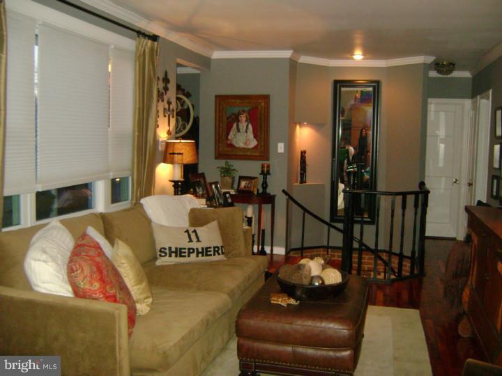 11 Shepherd Road Cherry Hill, NJ 08034 - Photo 9 of 25 Living Room