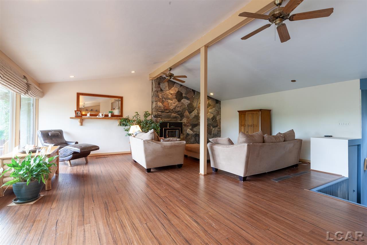 3041 Spielman Road Adrian, MI 49221 - Photo 4 of 48 31354869-3.JPG