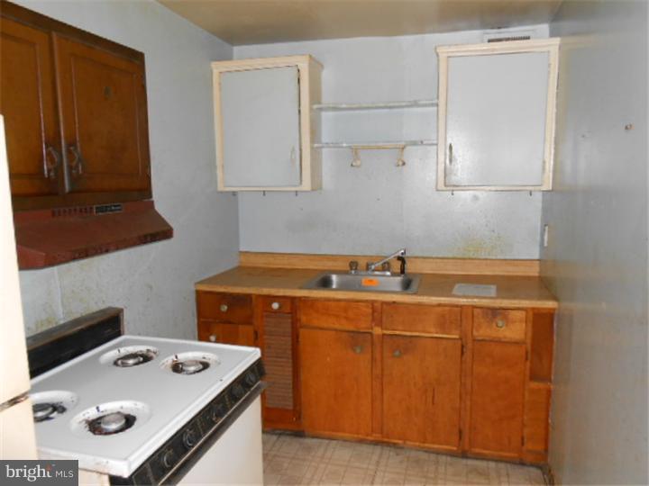 1245 Edgehill Road Darby, PA 19023 - Photo 7 of 13
