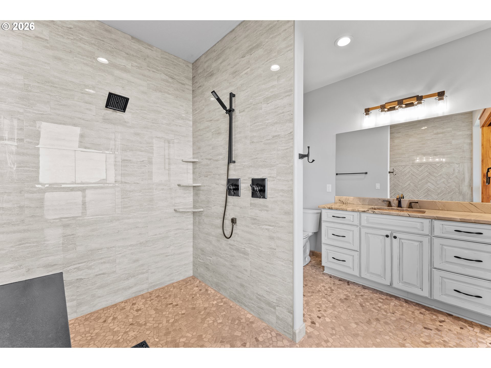 95665 Spirit Ridge Road Gold Beach, OR 97444 - Photo 21 of 43 En Suite Bathroom