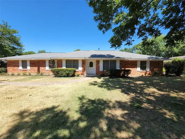 $2,800 | 2604 Buckingham Drive, Denton, TX 76209