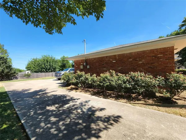 $2,800 | 2604 Buckingham Drive, Denton, TX 76209