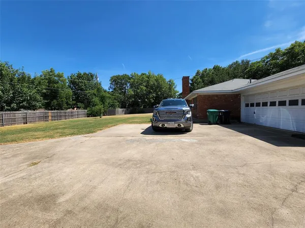 $2,800 | 2604 Buckingham Drive, Denton, TX 76209