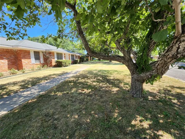 $2,800 | 2604 Buckingham Drive, Denton, TX 76209