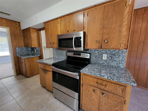 $2,800 | 2604 Buckingham Drive, Denton, TX 76209