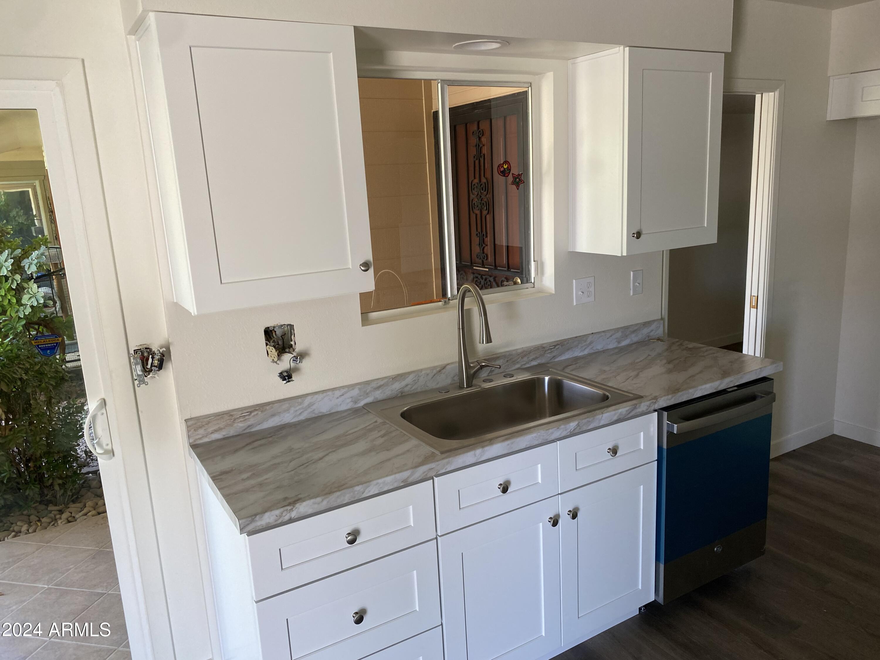 10127 West Mountain View Road Sun City, AZ 85351 - Photo 3 of 14 kitchen 1