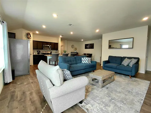 $2,100 | 2267 Vance Drive, Forney, TX 75126