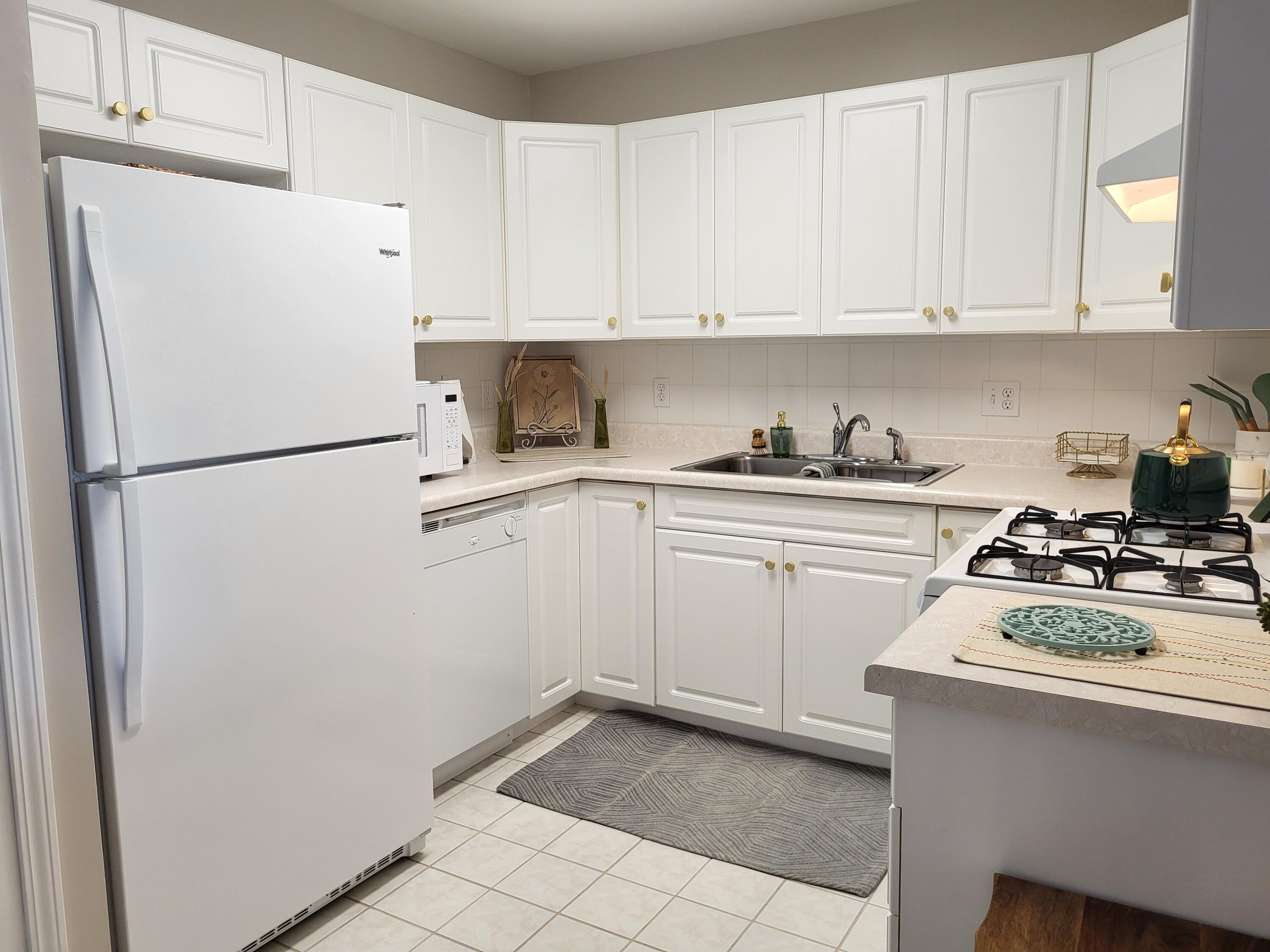 408 Sturdy Road, Unit 8A Valparaiso, IN 46383 - Photo 8 of 14 3000x2250
