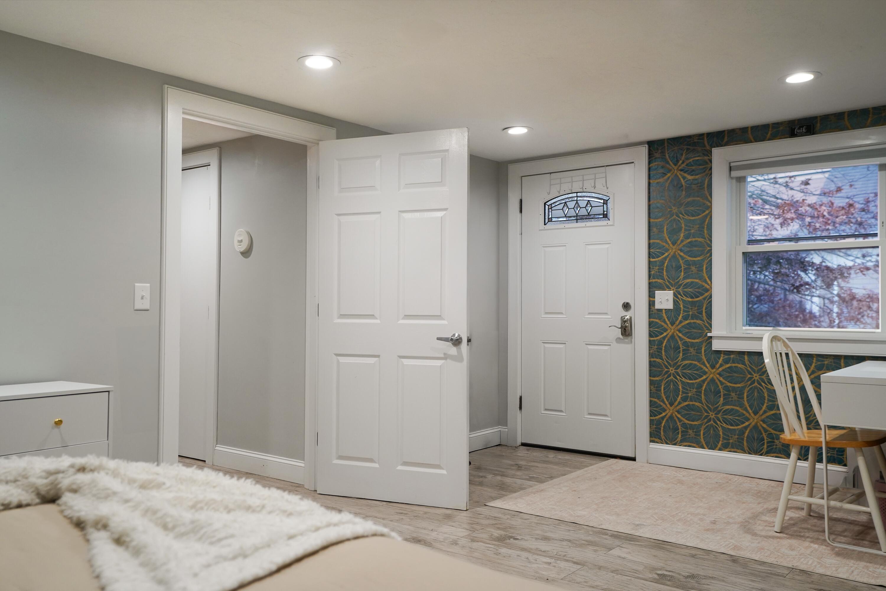 712 Main Street Hyannis, MA 02601 - Photo 10 of 88 Private Entry