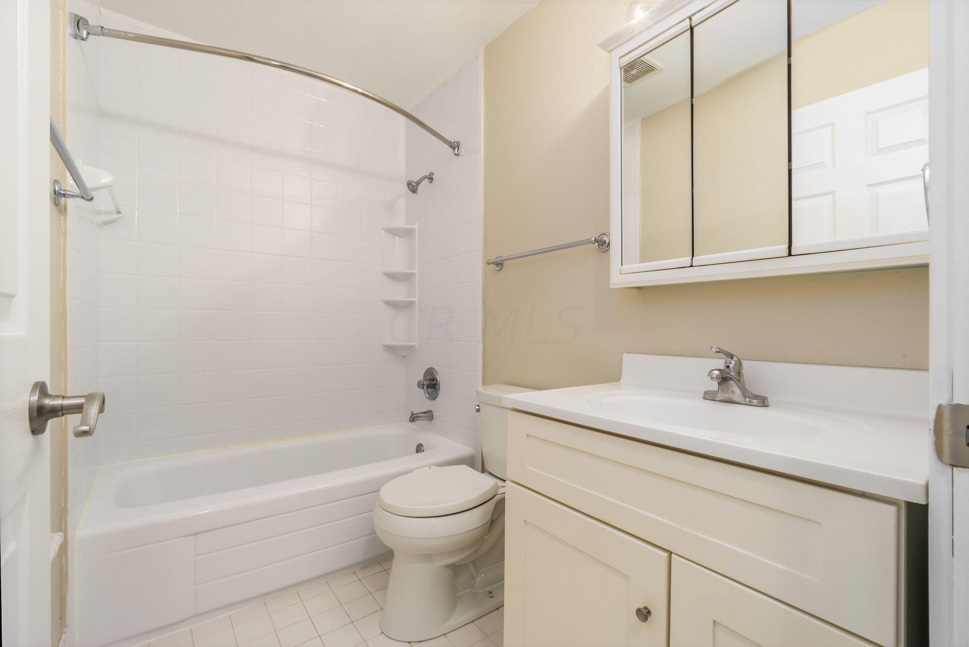 2456 Middlesex Road Columbus, OH 43220 - Photo 24 of 39 Middlesex - 26