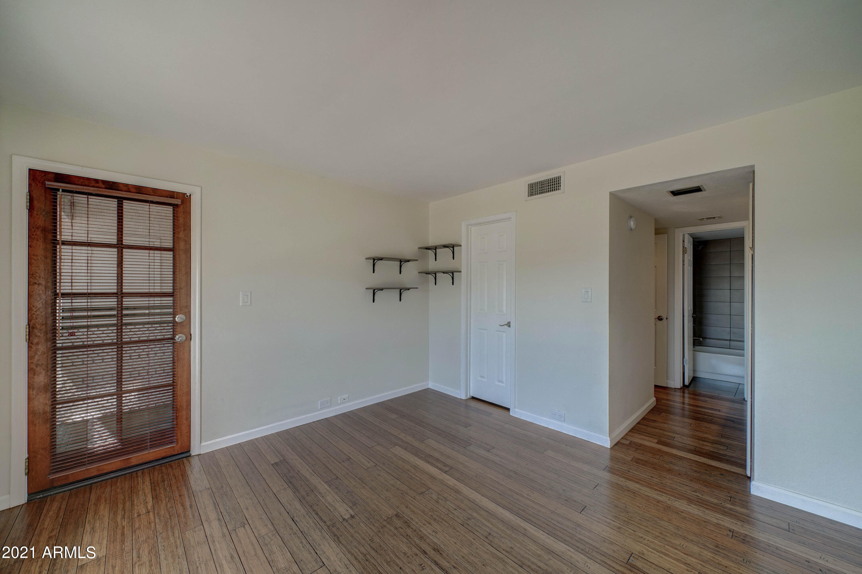 10410 North Cave Creek Road, Unit 2223 Phoenix, AZ 85020 - Photo 12 of 21 10410 N Cave Creek, 2223-12