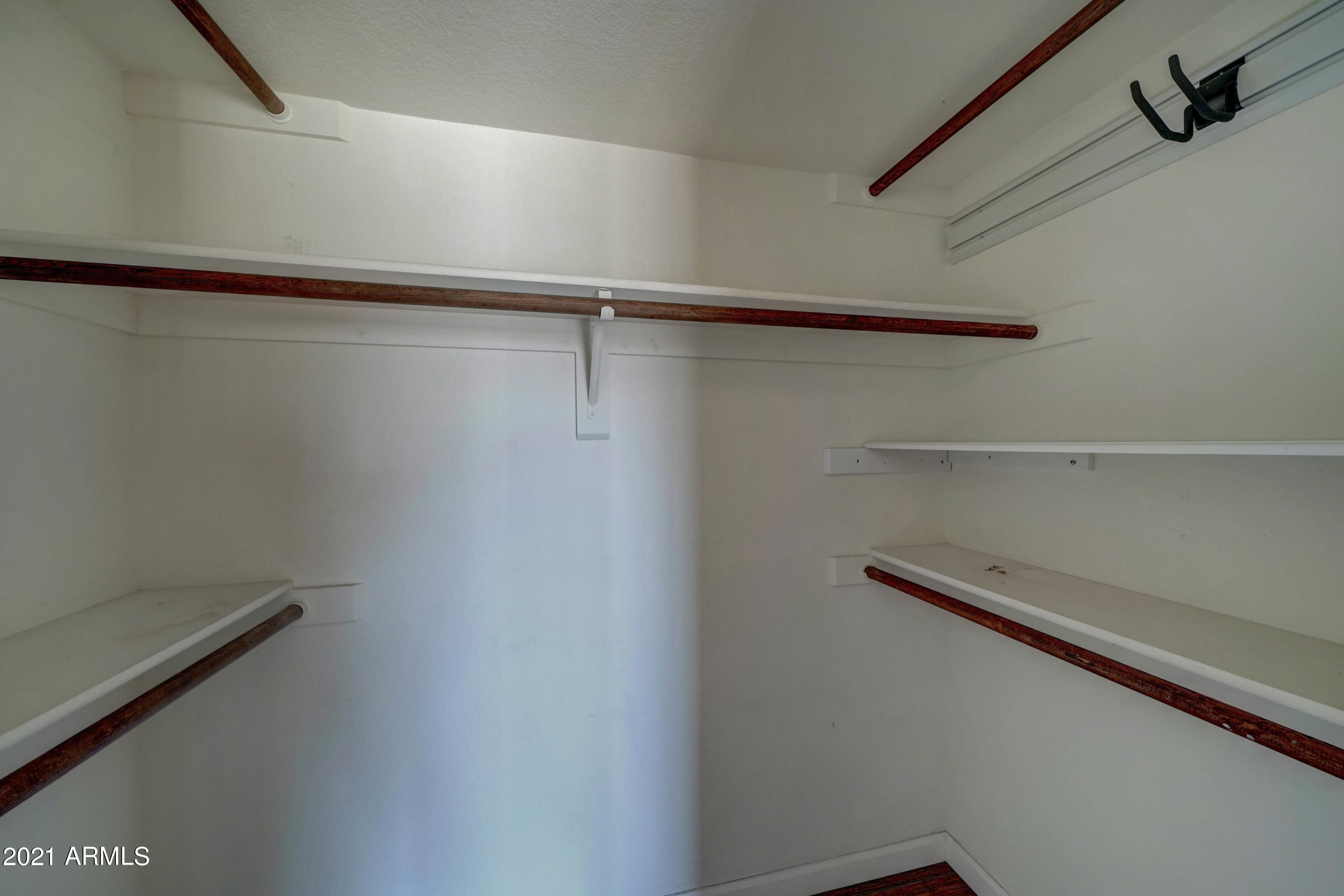 10410 North Cave Creek Road, Unit 2223 Phoenix, AZ 85020 - Photo 13 of 21 10410 N Cave Creek, 2223-13