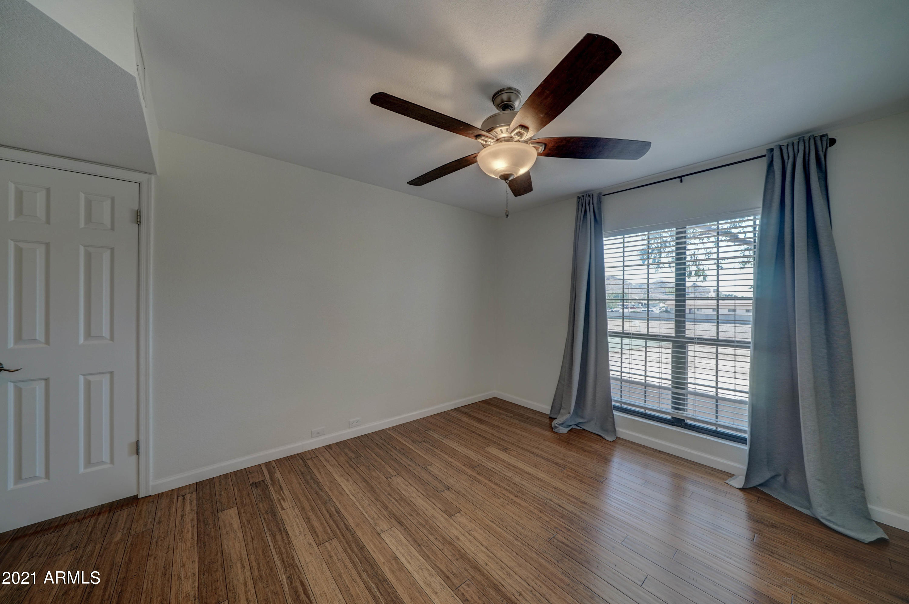 10410 North Cave Creek Road, Unit 2223 Phoenix, AZ 85020 - Photo 18 of 21 10410 N Cave Creek, 2223-18