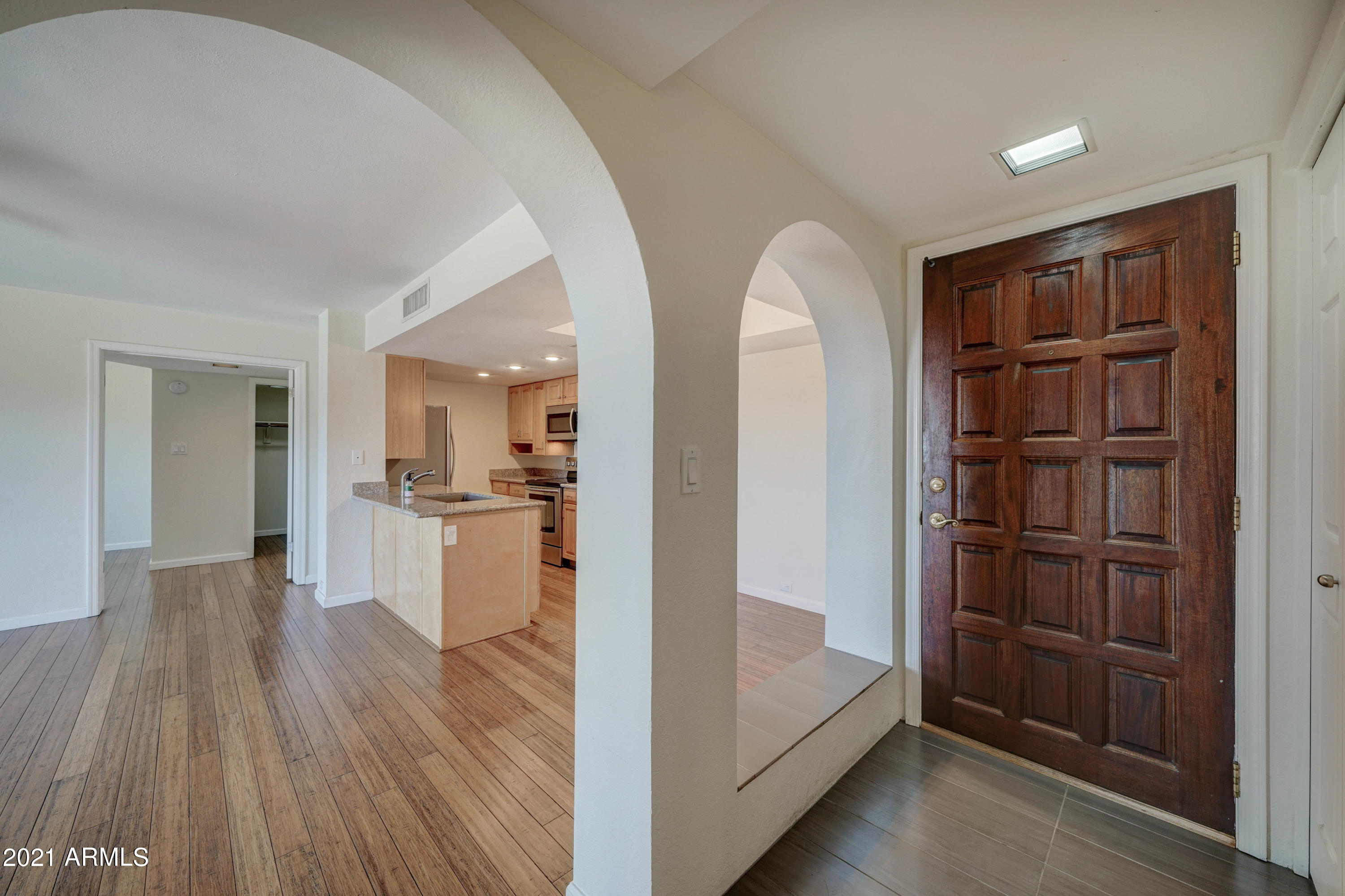 10410 North Cave Creek Road, Unit 2223 Phoenix, AZ 85020 - Photo 3 of 21 10410 N Cave Creek, 2223-3