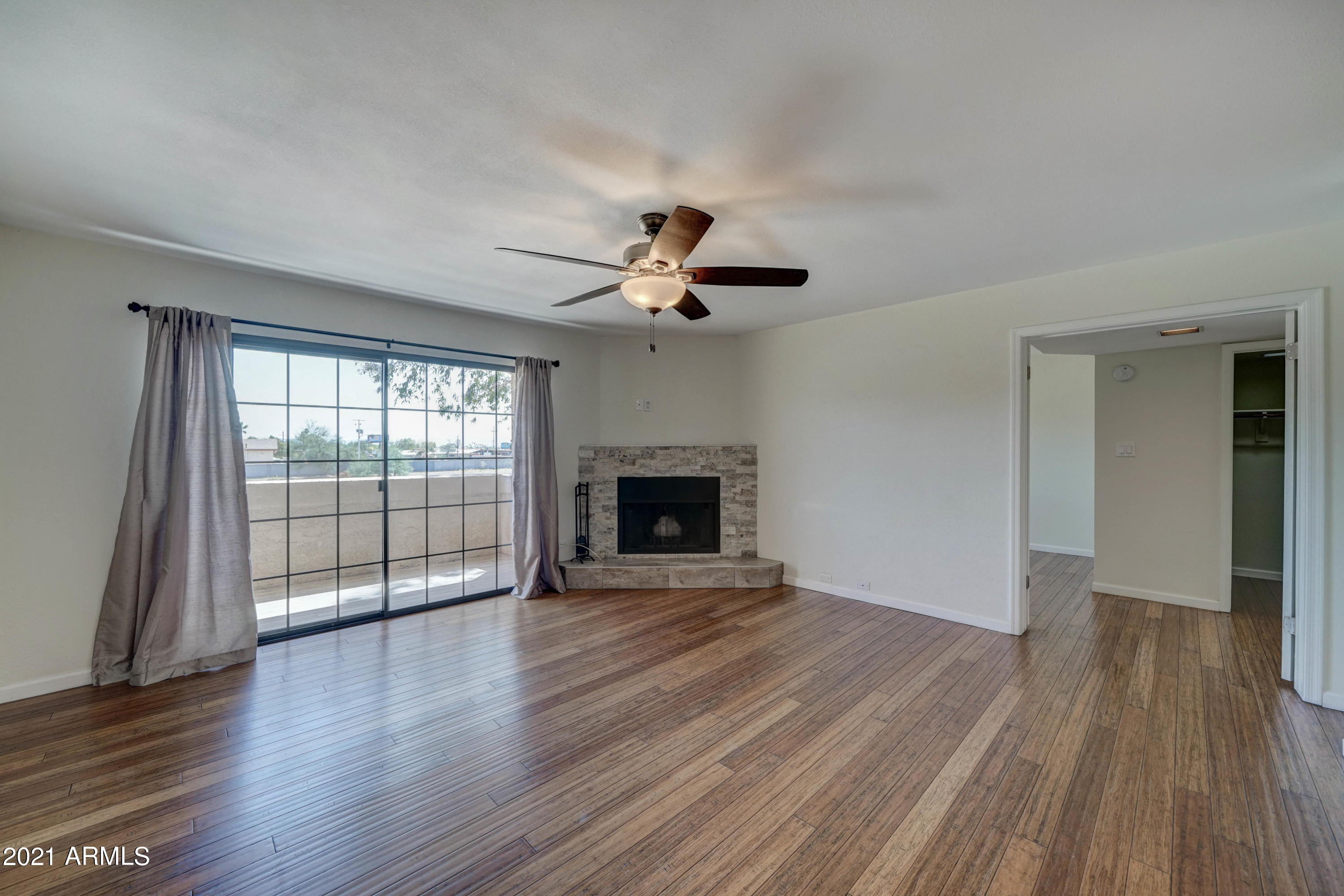 10410 North Cave Creek Road, Unit 2223 Phoenix, AZ 85020 - Photo 4 of 21 10410 N Cave Creek, 2223-4