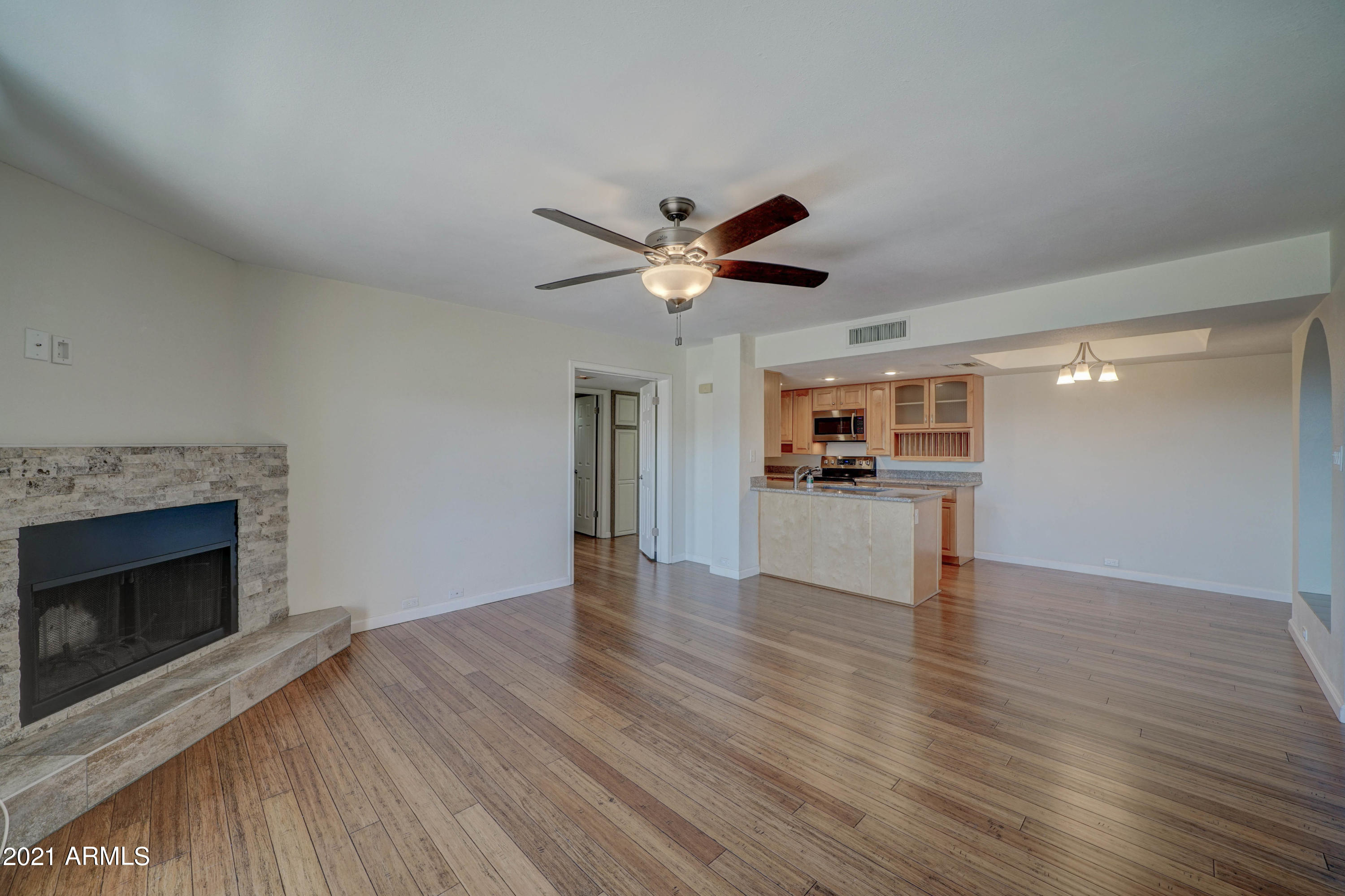 10410 North Cave Creek Road, Unit 2223 Phoenix, AZ 85020 - Photo 6 of 21 10410 N Cave Creek, 2223-6