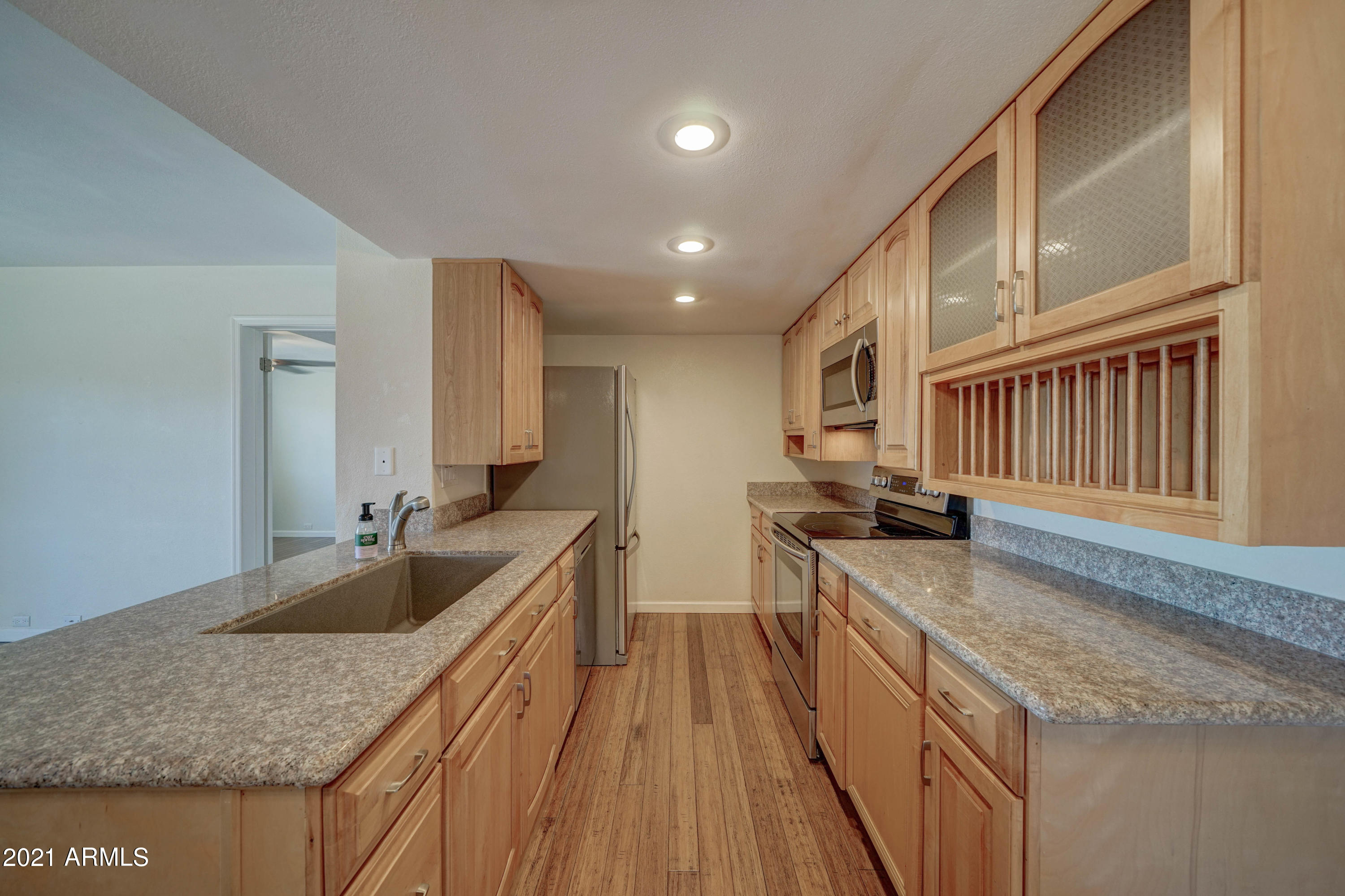 10410 North Cave Creek Road, Unit 2223 Phoenix, AZ 85020 - Photo 7 of 21 10410 N Cave Creek, 2223-7