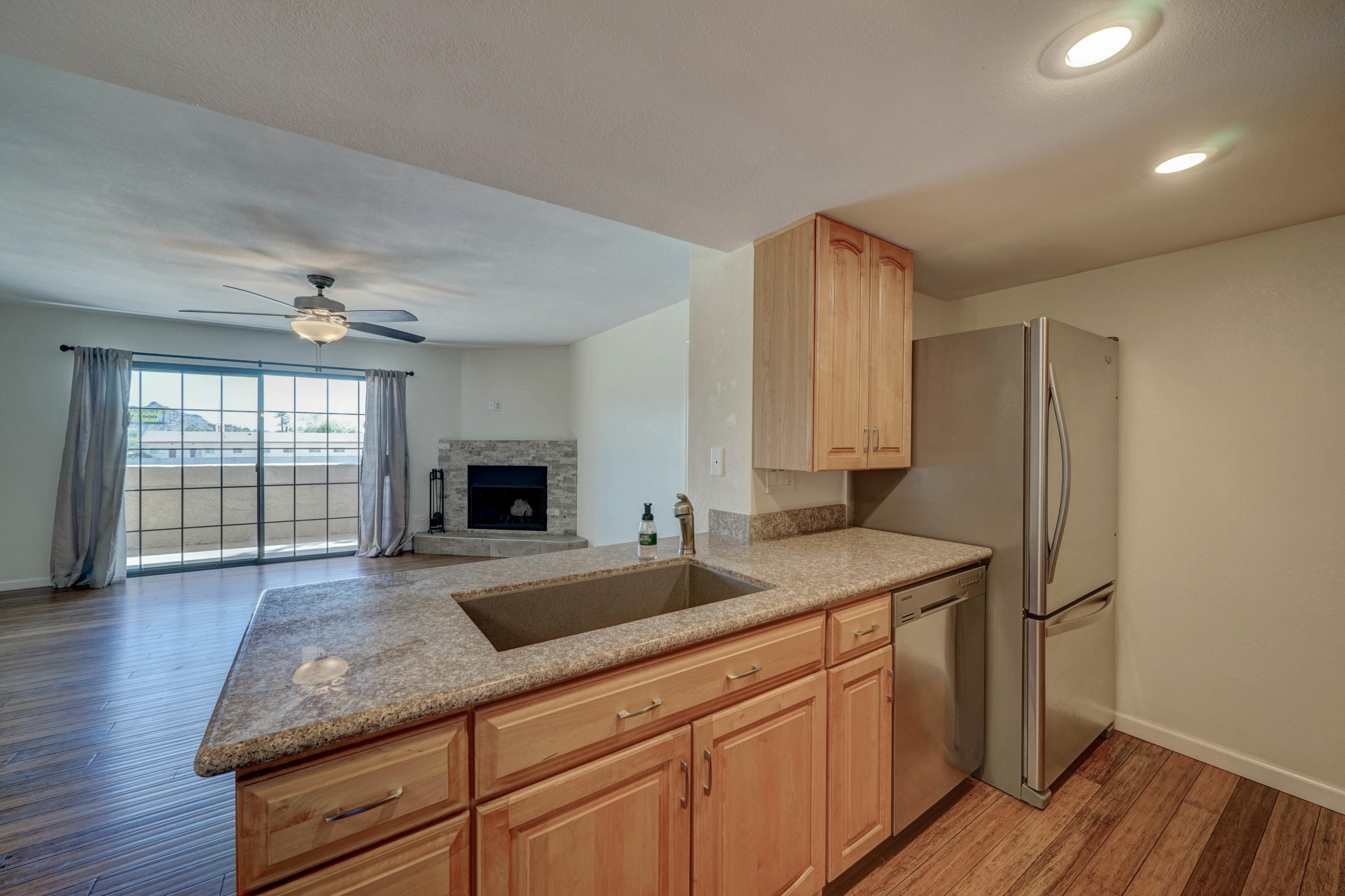 10410 North Cave Creek Road, Unit 2223 Phoenix, AZ 85020 - Photo 8 of 21 10410 N Cave Creek, 2223-8