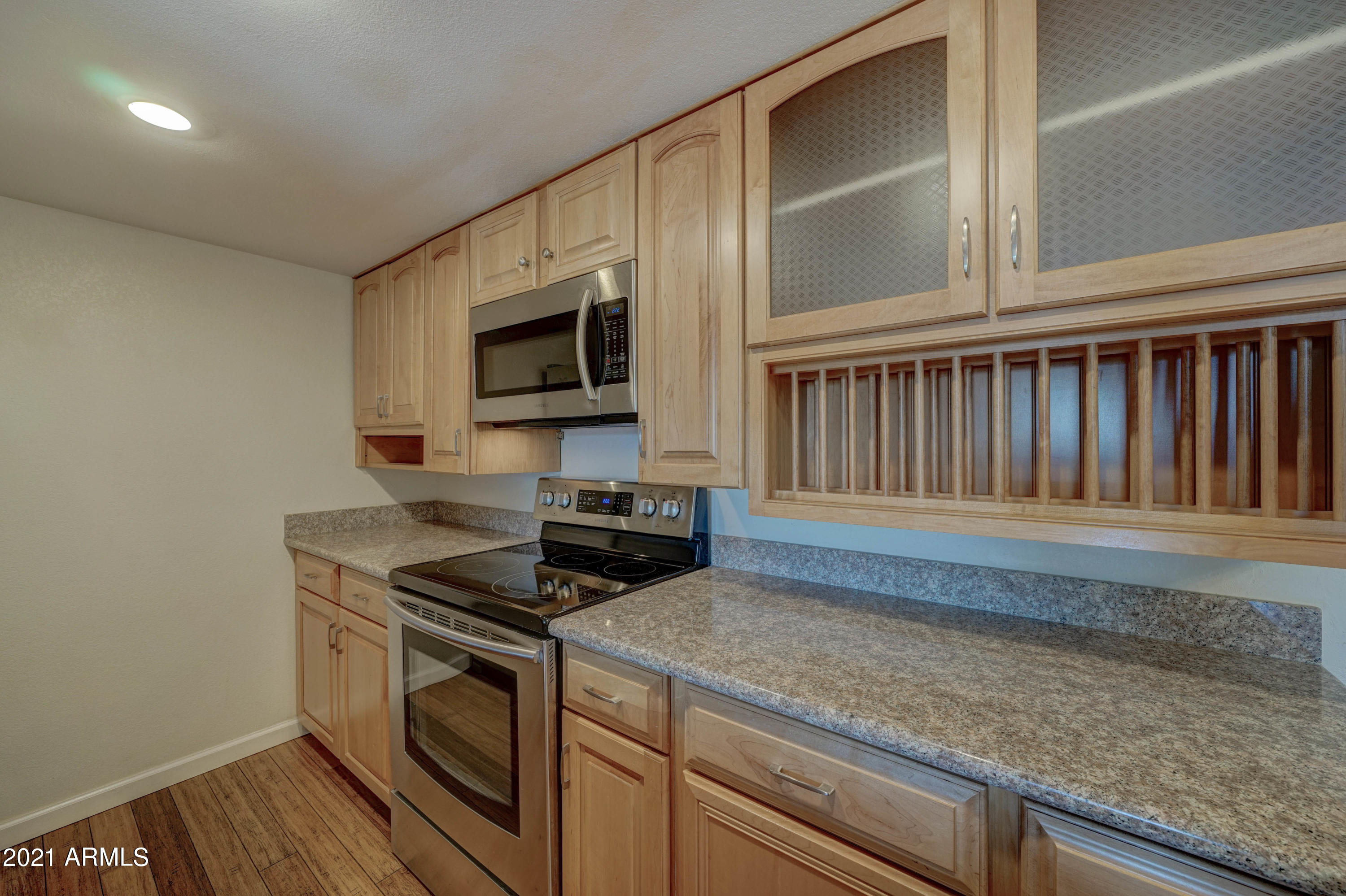 10410 North Cave Creek Road, Unit 2223 Phoenix, AZ 85020 - Photo 9 of 21 10410 N Cave Creek, 2223-9