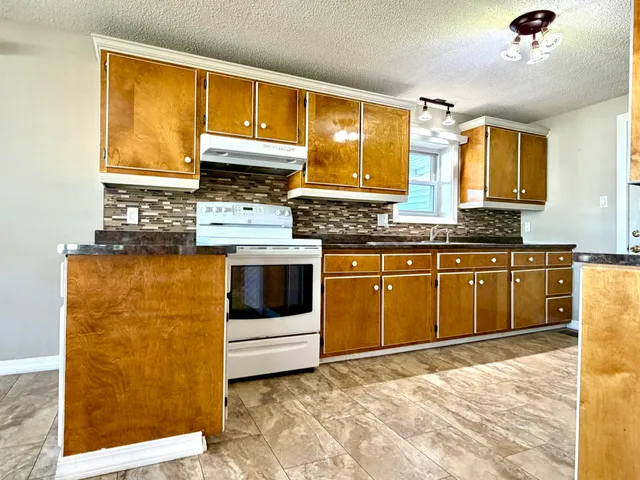 $134,900 | 543 East Main Street, Madawaska, ME 04756