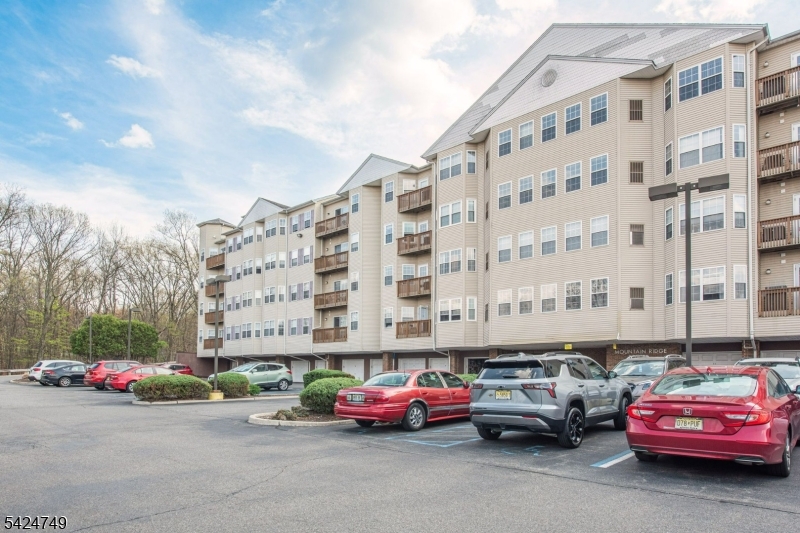 375 Rifle Camp Road, Unit 202 Woodland Park, NJ 07424 - Photo 2 of 17
