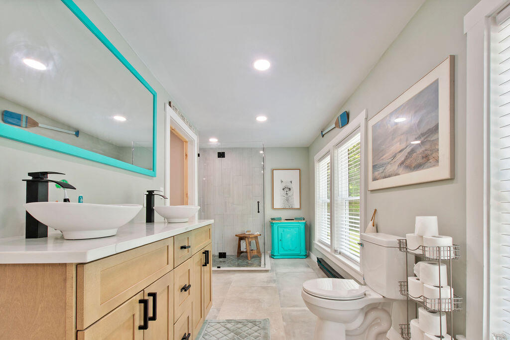 3 Bartlett Road Kittery, ME 03905 - Photo 49 of 70 2nd Floor Bathroom