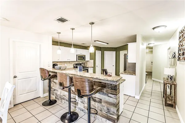 $2,350 | 2048 Lake Trail Drive, Heartland, TX 75126