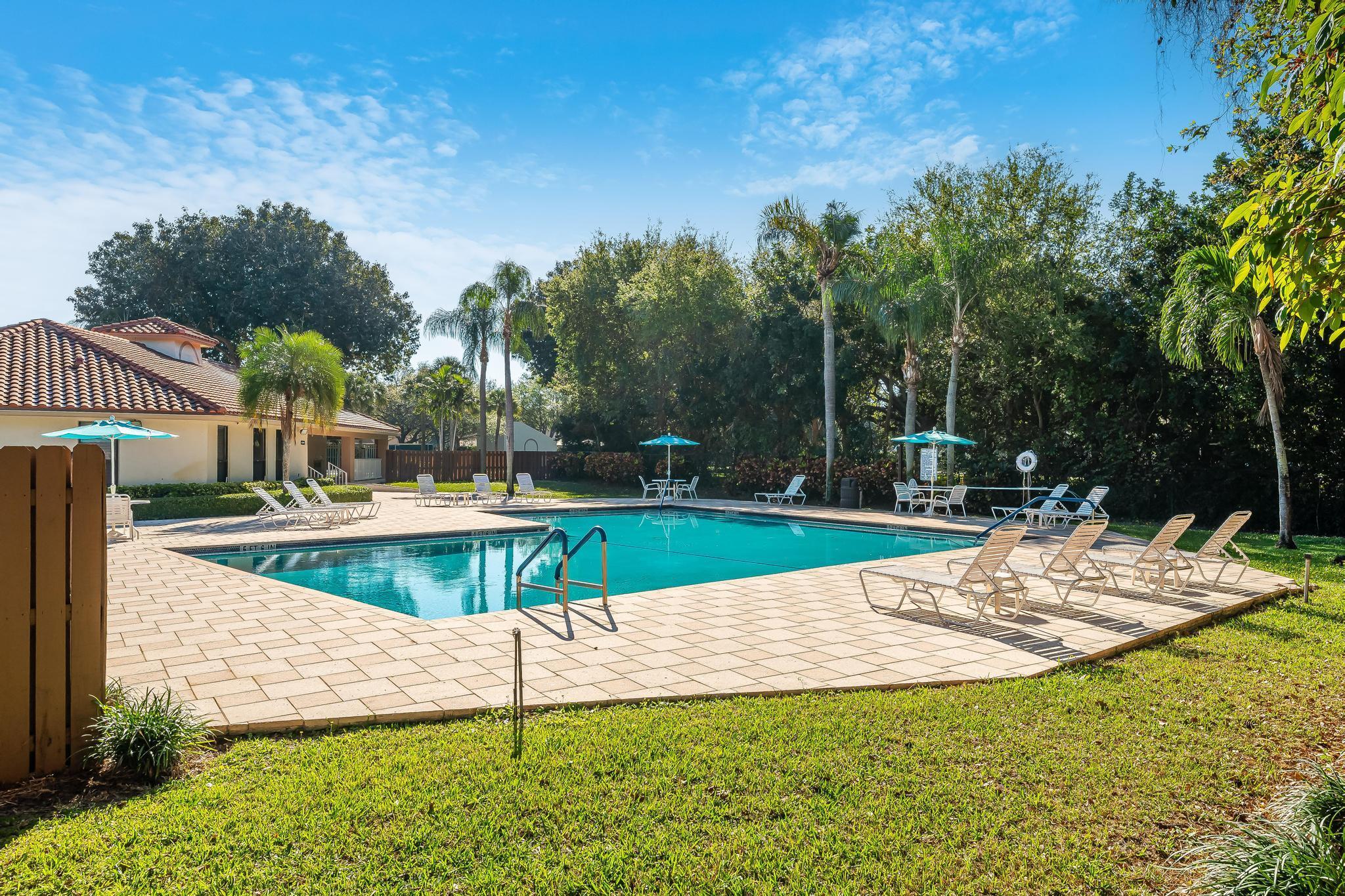 300 Palmwood Place, Unit 101 Boca Raton, FL 33431 - Photo 18 of 21 community4