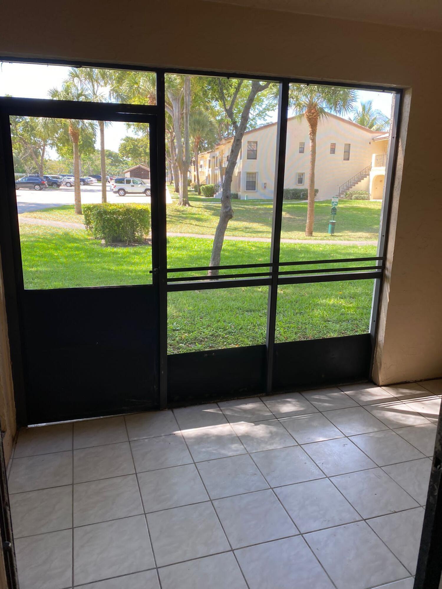 300 Palmwood Place, Unit 101 Boca Raton, FL 33431 - Photo 20 of 21 patio2