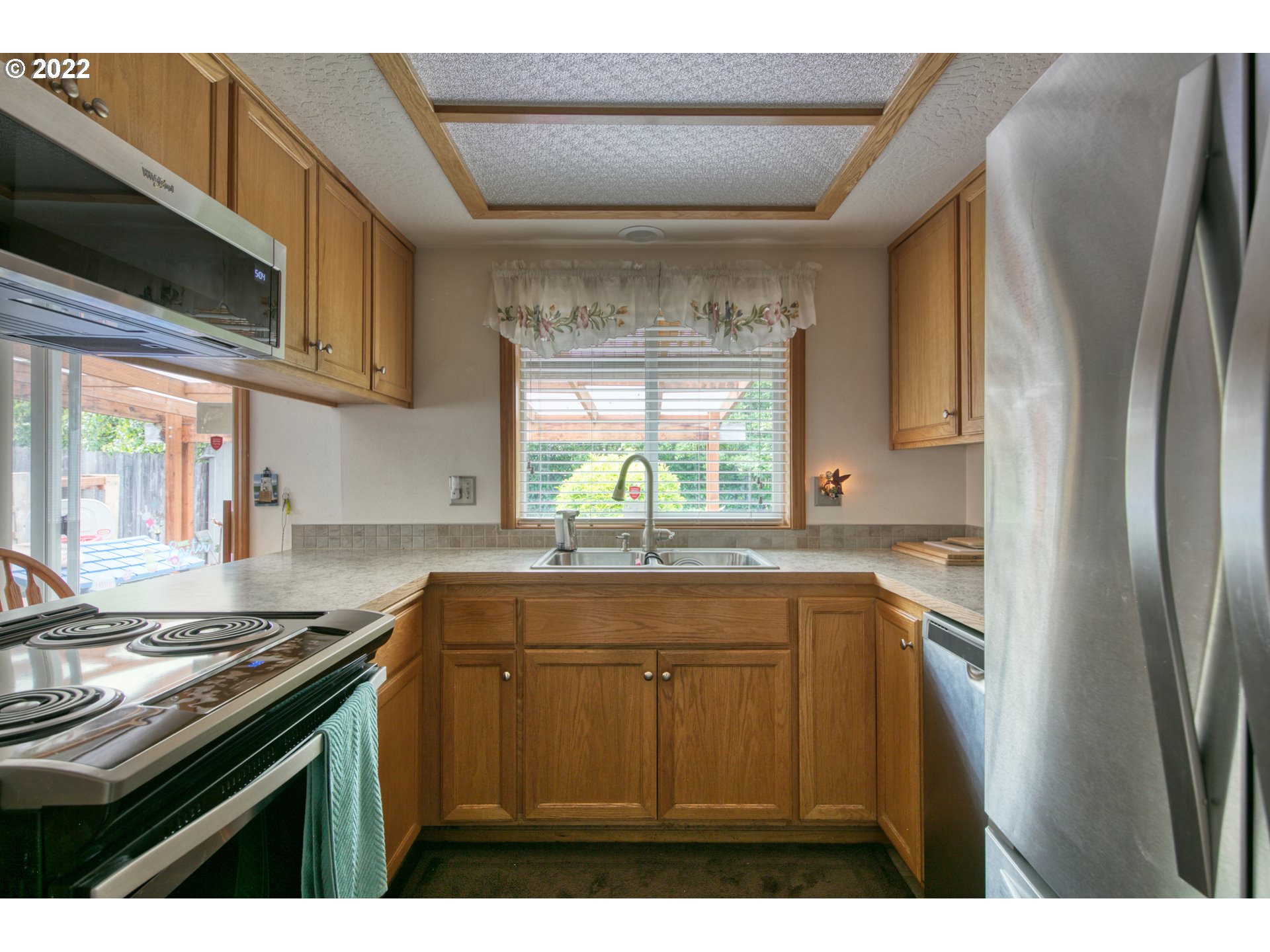 672 River Road Eugene, OR 97404 - Photo 12 of 23 Gallery Image 12