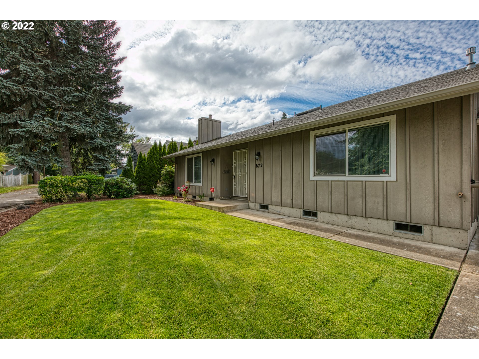 672 River Road Eugene, OR 97404 - Photo 3 of 23 Gallery Image 3