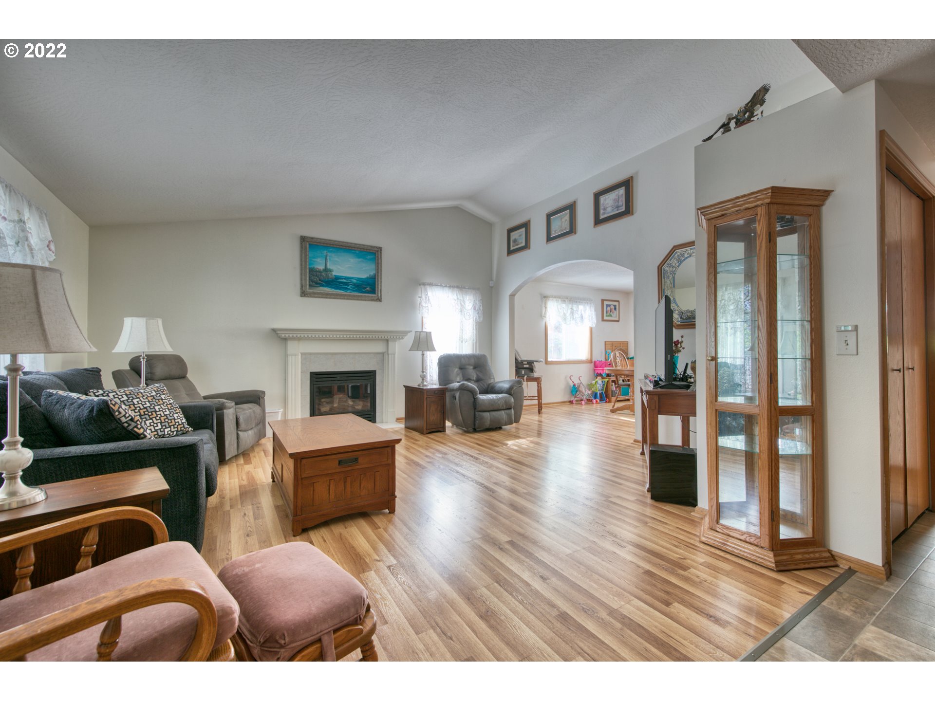 672 River Road Eugene, OR 97404 - Photo 4 of 23 Gallery Image 4