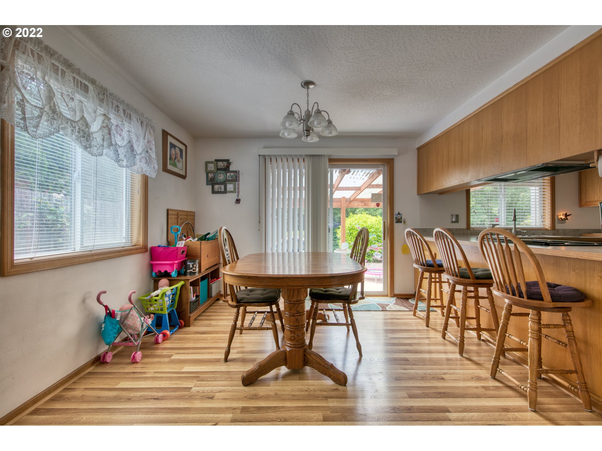 672 River Road Eugene, OR 97404 - Photo 8 of 23 Gallery Image 8